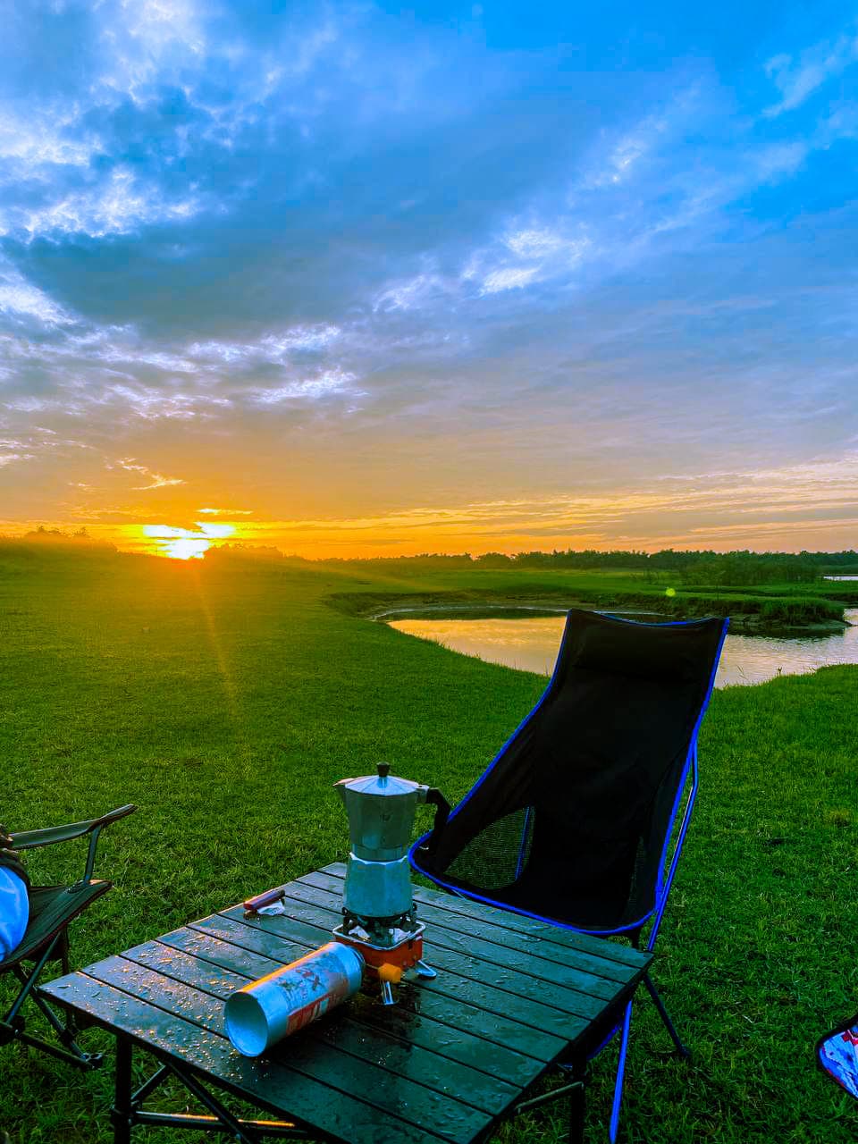   Ốc Đảo Vạn Buồng