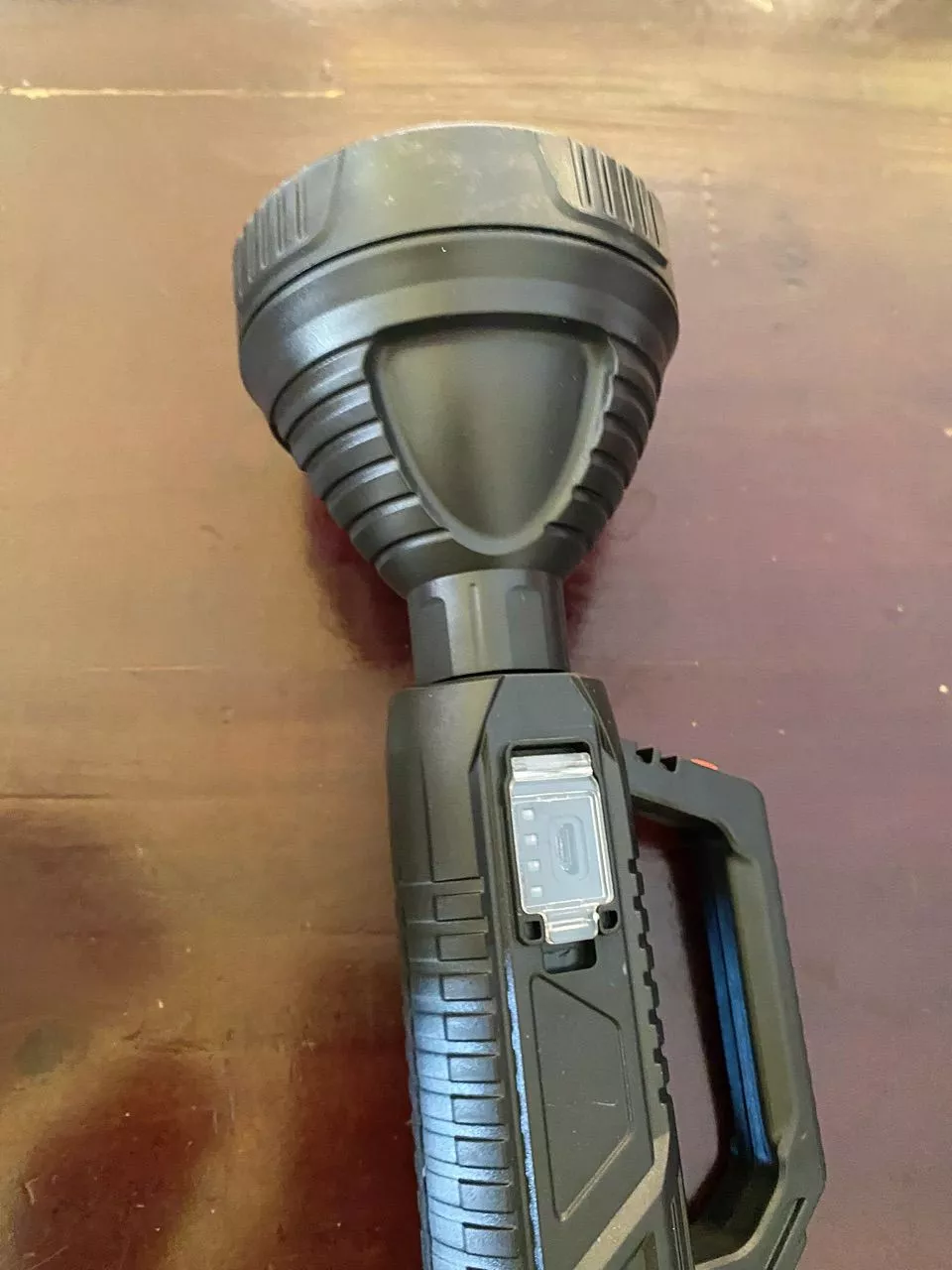 Đèn cầm tay 2
